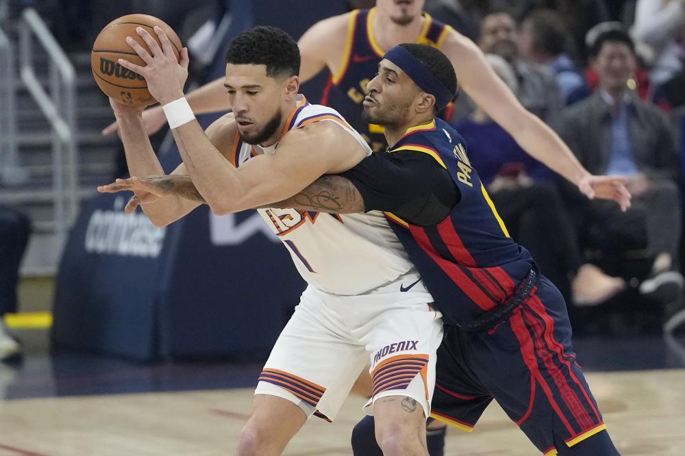 是足球场上 是足球场上